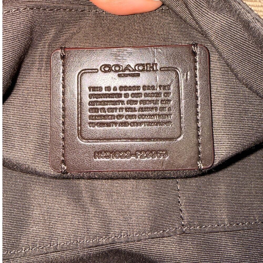 Chic Coach Dark Brown Leather Shoulder Bag - Picture 10 of 10